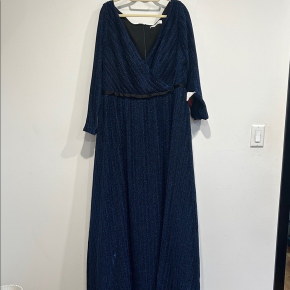 Mac Duggal Midnight Blue Shimmer v neck Long Sleeve pleated gown Dress plus 20 w - Picture 2 of 9